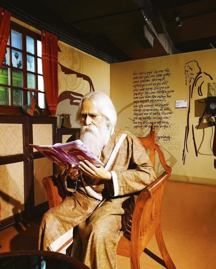 Tượng Tagore tại bảo t&agrave;ng - Ảnh: I.T